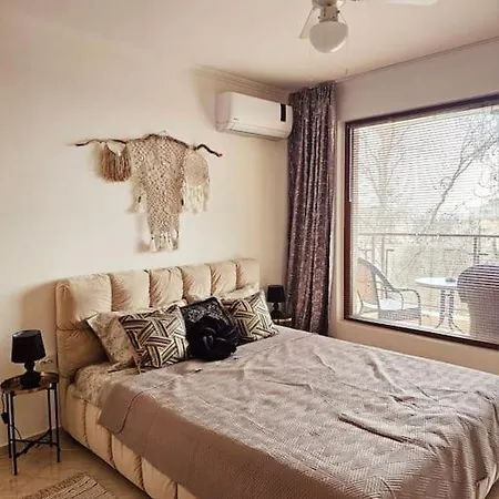 Three-room Szveti Vlasz