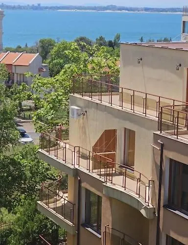 Three-room Апартамент *