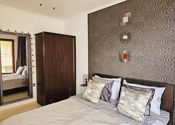 Three-room Апартамент