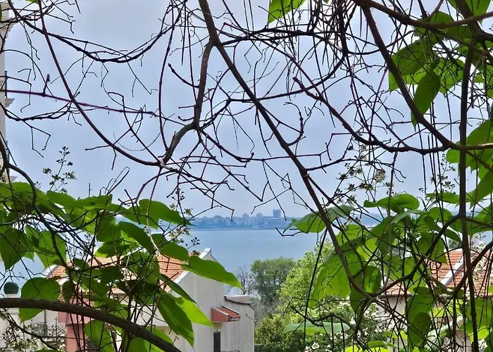 Three-room Апартамент *